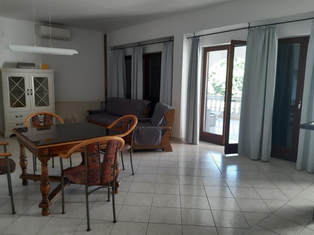 Apartment Nevija E Natale Opric Eksteriør billede